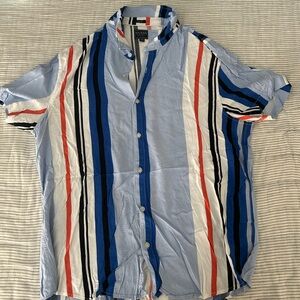 Guess button down short sleeve XL